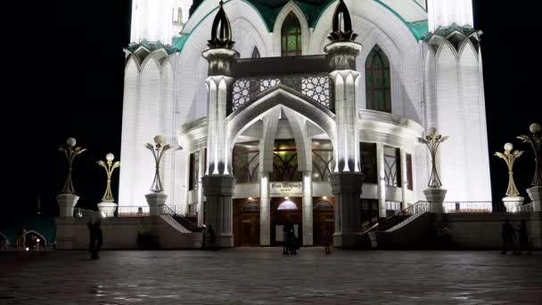 Kasan, Russland. Kul-Sharif-Moschee. Auf dem Territorium des Kasaner Kremls. Nacht. 4K — Stockvideo