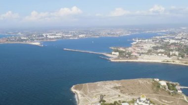 Sivastopol, Kırım. Chersonesos 'taki the the the the the the the Hughmirsky Cathedral. Chersonesus Tauric - Kırım kıyısındaki Herkül yarımadasında antik Yunanlılar tarafından kuruldu. 4K