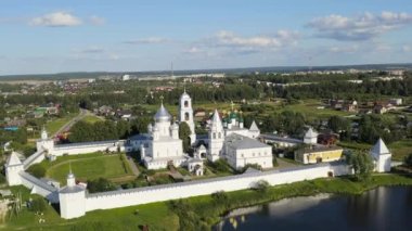 Pereslavl-Zalessky, Rusya. Nikitsky Manastırı - Rus Ortodoks Kilisesi 'nin Pereslavl Piskoposluğu Manastırı. 4K