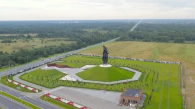 Rzhev, Rusya. Rzhev Anıtı, 1942-1943 yılları arasında Rzhev yakınlarında ölen Sovyet askerlerinin anısına adanmıştır. 4K