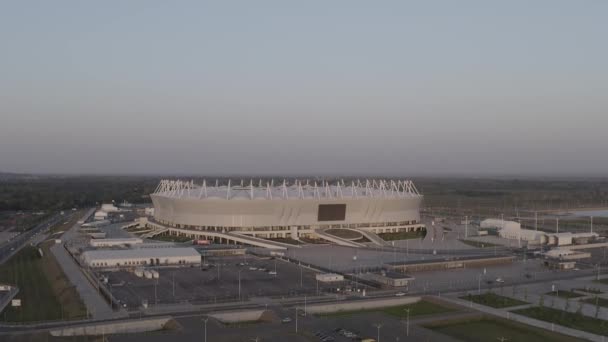 Rostov-on-Don, Rosja. Arena Rostowa. Stadion piłkarski, miejsce mistrzostw piłkarskich w Rostov-on-Don. Czas na zachód słońca. 4K — Wideo stockowe