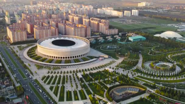 Krasnodar, Rosja - 29 sierpnia 2020: Krasnodar Stadium - stadion piłkarski w Krasnodarze. Zachód słońca.. 4K — Wideo stockowe