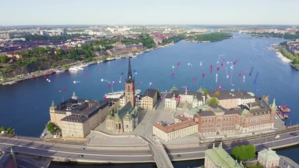 Stockholm, İsveç. Old Town, Gamla Stan. Bilmececiler. Hava görüntüsü. 4K — Stok video