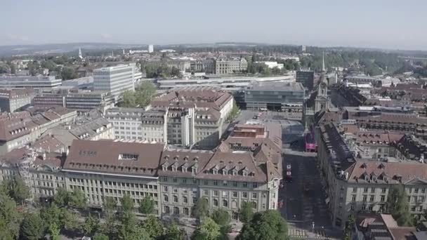 Bern, Schweiz. Centralstation med tillgång till det federala palatset - Bundeshaus — Stockvideo