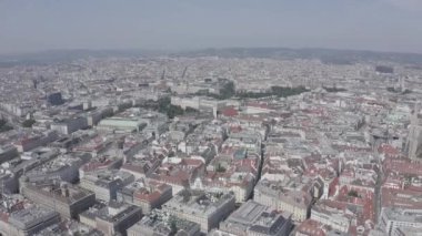 Viyana, Avusturya. Şehrin tarihi bölümünün genel panoraması. 4K