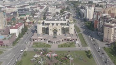 Kazan, Rusya. Ekiyat Kukla Tiyatrosu. Hava görüntüsü. 4K