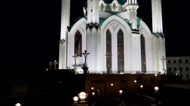 Kazan, Rusya. Kul Sharif Camii. Kazan Kremlin 'in bölgesinde. İyi geceler. 4K — Stok video