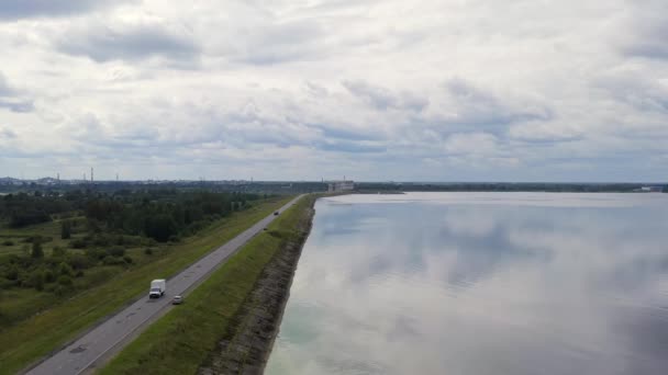 Rybinsk, Russia. Vista aerea della centrale idroelettrica di Rybinsk. 4K — Video Stock