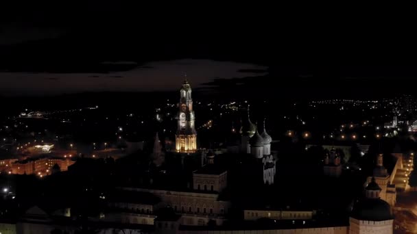 Sergiev Posad, Russia. The Trinity-Sergius Lavra is the largest male monastery of the Russian Orthodox Church with a long history. Located in the center of the city of Sergiev Posad. At night. 4K — Stock Video
