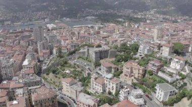 La Spezia, İtalya. San Giorgio Kalesi. Yukarıdan bak. 4K