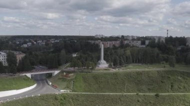Rzhev, Rusya. Obelisk 'ten Rzhev' in kurtarıcılarına. 4K