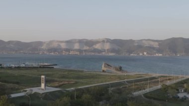 Novorossiysk, Rusya. Malaya Zemlya Anıtı (Little Land). Tarihi anıt. Gün batımı zamanı. 4K