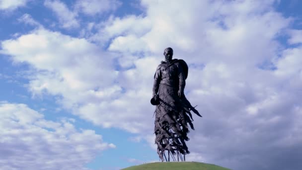 Rosja, Rzhev. Pomnik Rzheva żołnierza sowieckiego. 4K — Wideo stockowe
