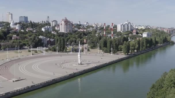Voronezj, Russland. Admiralteyskaja-plassen. Voronezh River Embankment. 4K – stockvideo