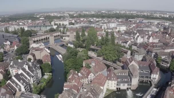 Strasburgo, Francia. Quartiere Petite France, diga di Vauban. 4K — Video Stock