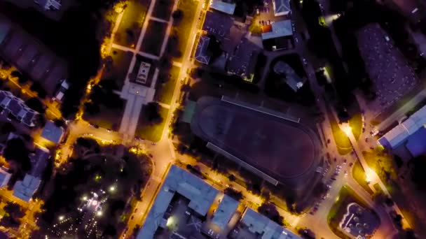 Yaroslavl, Ρωσία. Αεροφωτογραφία της κεντρικής συνοικίας Yaroslavl. Αιώνια φλόγα. Επιγραφή - 75 χρόνια. 4K — Αρχείο Βίντεο