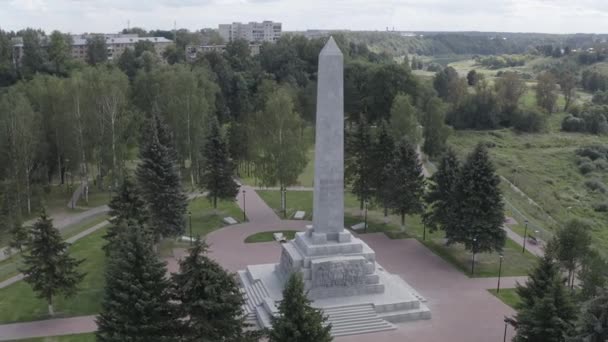 Rzsov, Oroszország. Obeliszk hívja Rzsov felszabadítóit. 4K — Stock videók