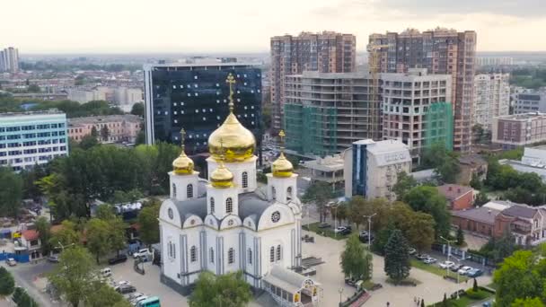 Krasznodar, Oroszország. Szent Sándor Nevszkij Katonai Katedrális. Légi felvétel. 4K — Stock videók