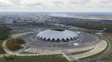 Samara, Rusya. Samara Stadyumu. Sonbahar bulutları. 4K