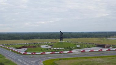 Rzhev, Rusya. Rzhev Anıtı, 1942-1943 yılları arasında Rzhev yakınlarında ölen Sovyet askerlerinin anısına adanmıştır. 4K
