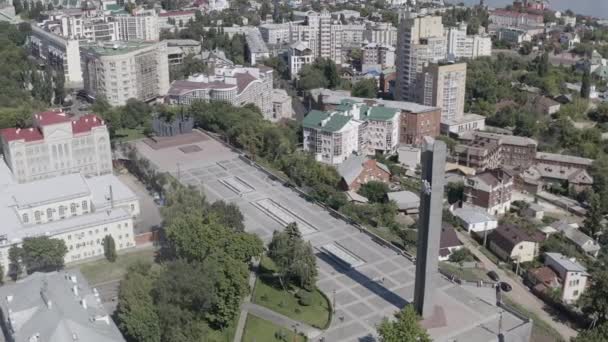 Voronezh, Rusland. Overwinningsplein. Stele op Victory Square. Monument voor de bevrijders van Voronezh. 4K — Stockvideo