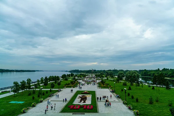 Yaroslavl Rusia Aparca Las Flechas Escudo Armas Oficial Ciudad Yaroslavl — Foto de Stock