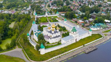 Rusya, Kostroma. Kostroma 'daki Kutsal Trinity Ipatievsky Manastırı, Hava Görüntüsü  