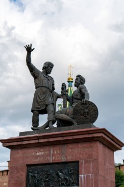 Nizhny Novgorod, Rusya - 9 Ağustos 2020: Vatandaş Minin ve Prens Pozharsky Anıtı