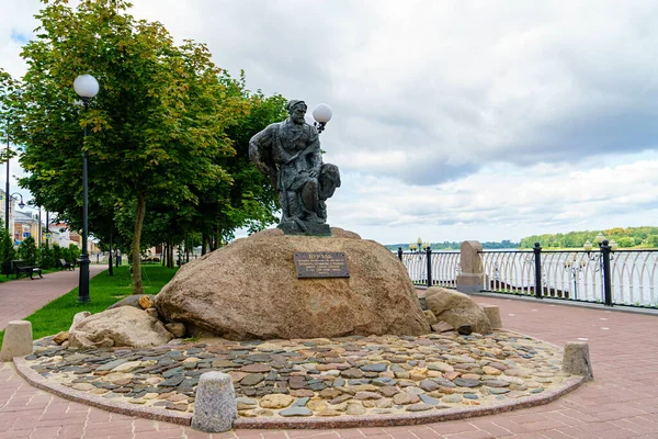 Rybinsk Rusia August 2020 Sculptura Burlak Râul Volga — Fotografie, imagine de stoc