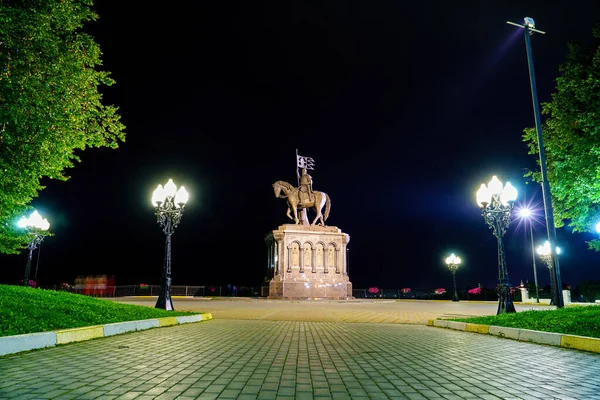 Vladimir Oroszország 2020 Augusztus Vladimir Föld Szentjeinek Emlékműve Éjszaka — Stock Fotó