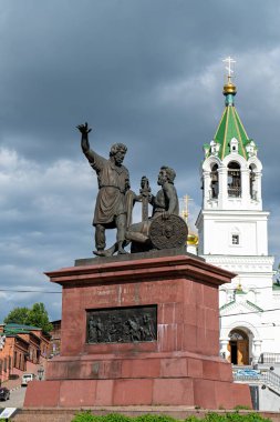 Nizhny Novgorod, Rusya - 9 Ağustos 2020: Vatandaş Minin ve Prens Pozharsky Anıtı