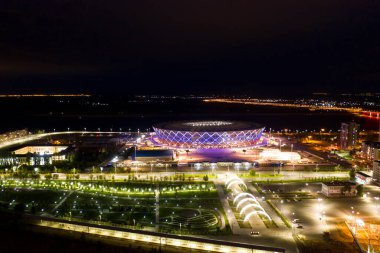 Volgograd, Rusya - 19 Eylül 2020 ROTOR Stadyumu. Geceleri hava manzarası