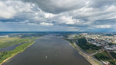 Nizhny Novgorod, Rusya. Şehrin Panorama 'sı. Ok at. Toprak seti. Volga nehirleri. Hava görünümü