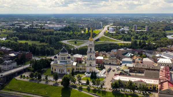 ロシアのリビンスク 空中風景区リビンスクにある大聖堂 主の変容の大聖堂 — ストック写真