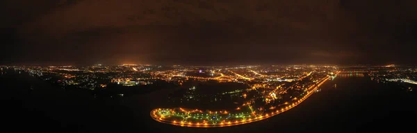 Jarosław Rosja Panoramiczny Widok Park Strelka Spit Wołga Nabrzeże Rzeki — Zdjęcie stockowe