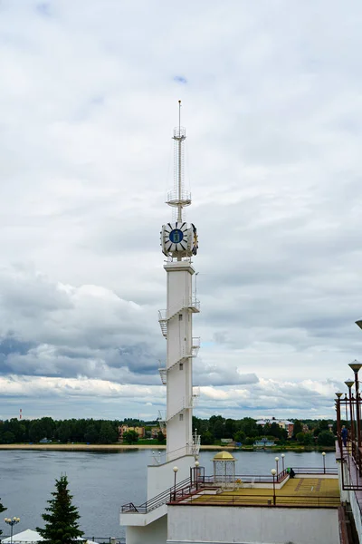 Yaroslavl Russia Agosto 2020 Cielo Vaniglia Ristorante Torre Con Stemma — Foto Stock