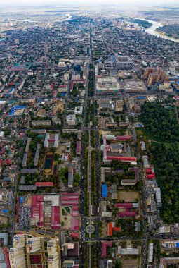 Krasnodar, Rusya. Şehrin yaz havası manzarası. Kızıl Cadde (Krasnaya)
