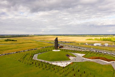Rzhev, Rusya - 19 Ağustos 2020: Rzhev Anıtı, 1942-1943 yılları arasında Rzhev yakınlarındaki çatışmalarda hayatını kaybeden Sovyet askerlerinin anısına dikildi.
