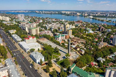 Voronezh, Rusya - 23 Ağustos 2020: Zafer Meydanı. Zafer Meydanı 'nda Stele. Voronezh 'in Kurtarıcıları Anıtı