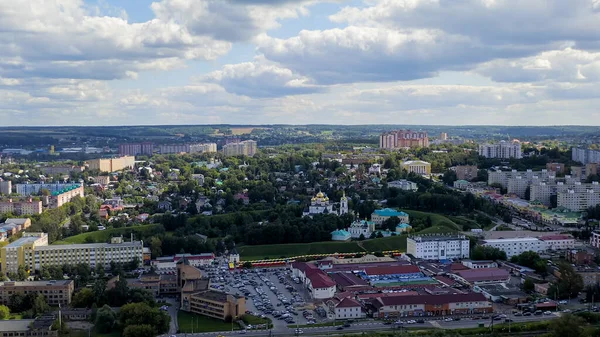 俄罗斯德米特里夫 2020年8月19日 位于德米特里夫克里姆林宫的圣母玛利亚大教堂 16世纪初的一座建筑纪念碑 空中景观 — 图库照片