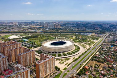 Krasnodar, Rusya - 29 Ağustos 2020: Pakr Krasnodar ve Krasnodar Futbol Stadyumu. Yaz, Hava Görünümü