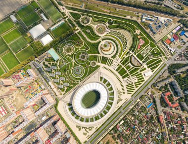 Krasnodar, Rusya - 29 Ağustos 2020: Pakr Krasnodar ve Krasnodar Futbol Stadyumu. Yaz, Hava Görünümü