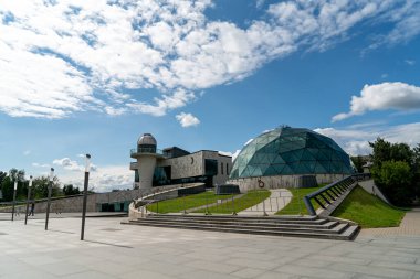 Yaroslavl, Rusya - 15 Ağustos 2020: Kültür ve Eğitim Merkezi. V.V. Tereshkova.