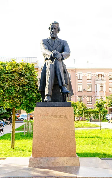 Nizhny Novgorod Rusia Agosto 2020 Monumento Dobrolyubov —  Fotos de Stock