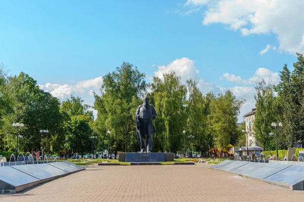 ロシアのトゥラ 2020年8月22日 トルストイ 記念碑 — ストック写真