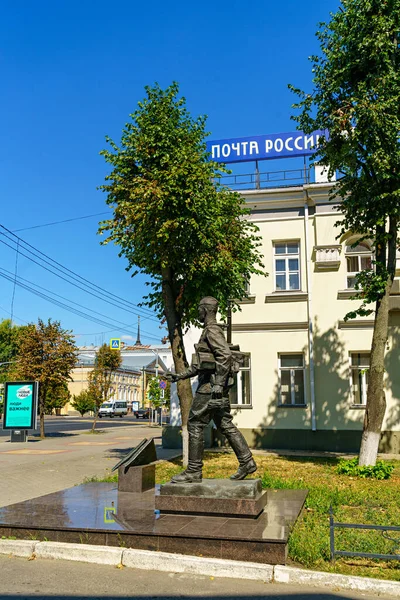 ヴォロネジ ロシア 2020年8月23日 フロント郵便配達人への記念碑 メモリアル コンプレックス ビクトリースクエア — ストック写真