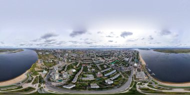 Samara. - Rusya. Plajlı Volga nehri seti. Sonbahar manzarası. Hava görüntüsü. Panorama 360