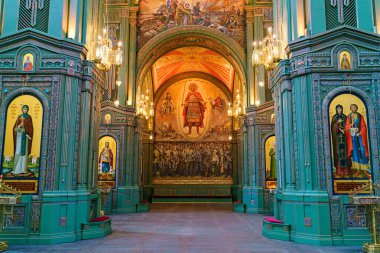 Moskova bölgesi, Rusya - 21 Ağustos 2020: Rusya Silahlı Kuvvetleri 'nin ana tapınağı olan İsa' nın Dirilişi Katedrali 'nin duvarlarındaki mozaik tuvaller