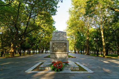 Novorossiysk, Rusya - 16 Eylül 2020: N.I. Anıtı Sipyagin. Kahramanlar Meydanı