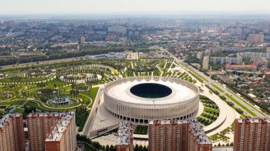 Krasnodar, Rusya - 29 Ağustos 2020: Krasnodar - Krasnodar şehrindeki bir futbol stadyumu. Halk Parkı Krasnodar (Galitsky Parkı). Yaz hava manzarası, Hava manzarası  